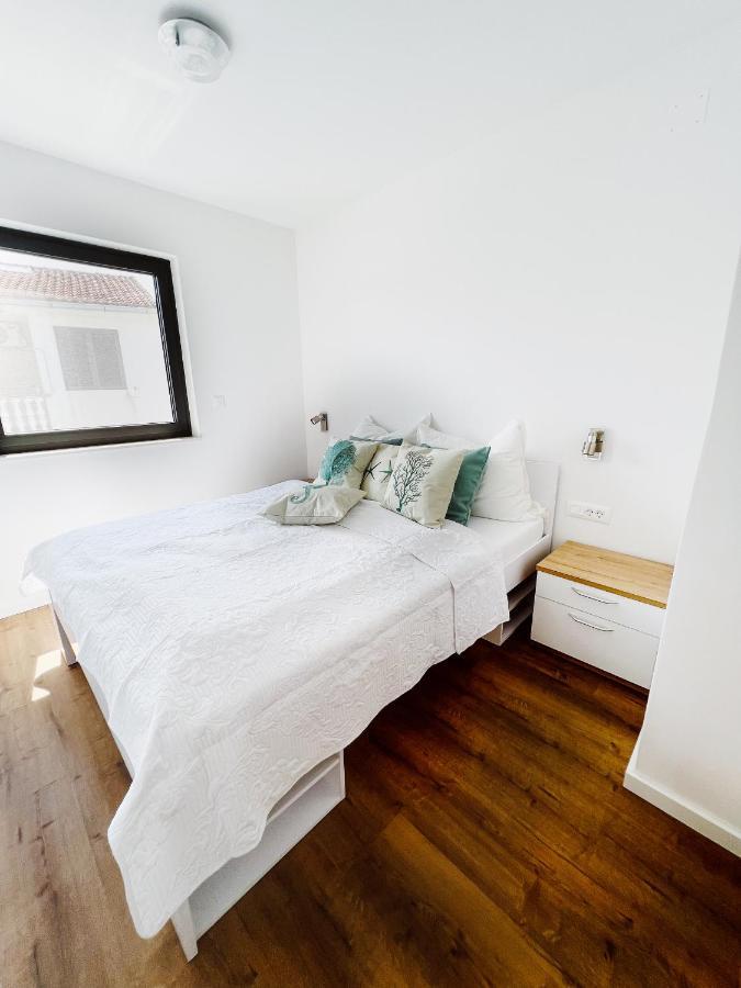 Villa Mirno More Apartments Malinska Luaran gambar