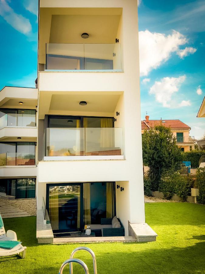 Villa Mirno More Apartments Malinska Luaran gambar