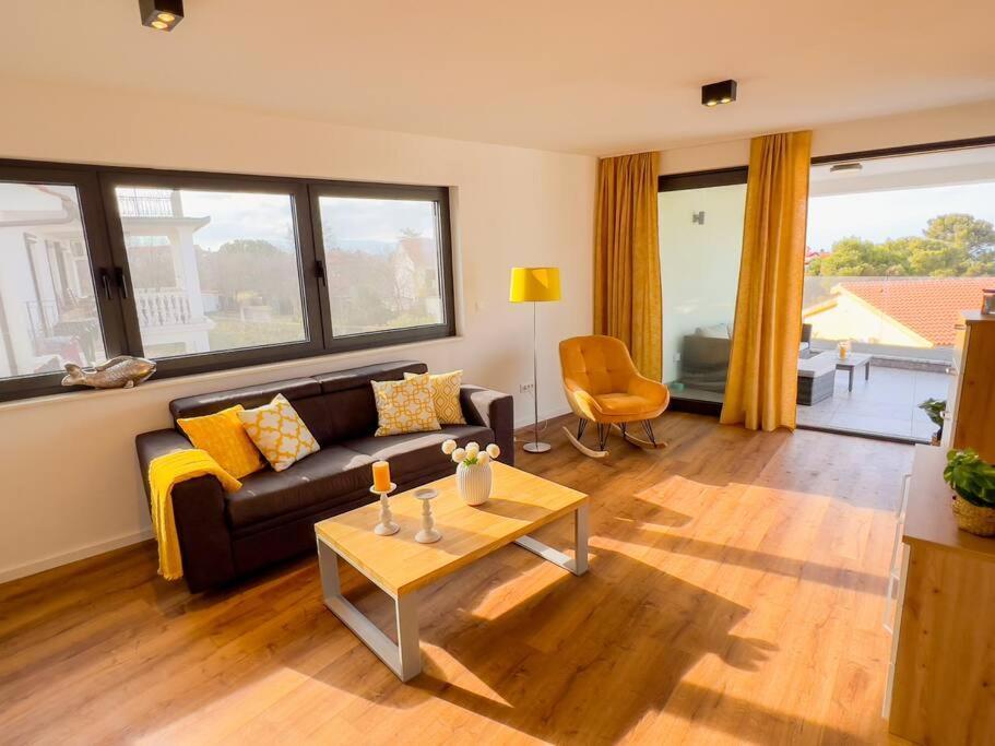 Villa Mirno More Apartments Malinska Luaran gambar
