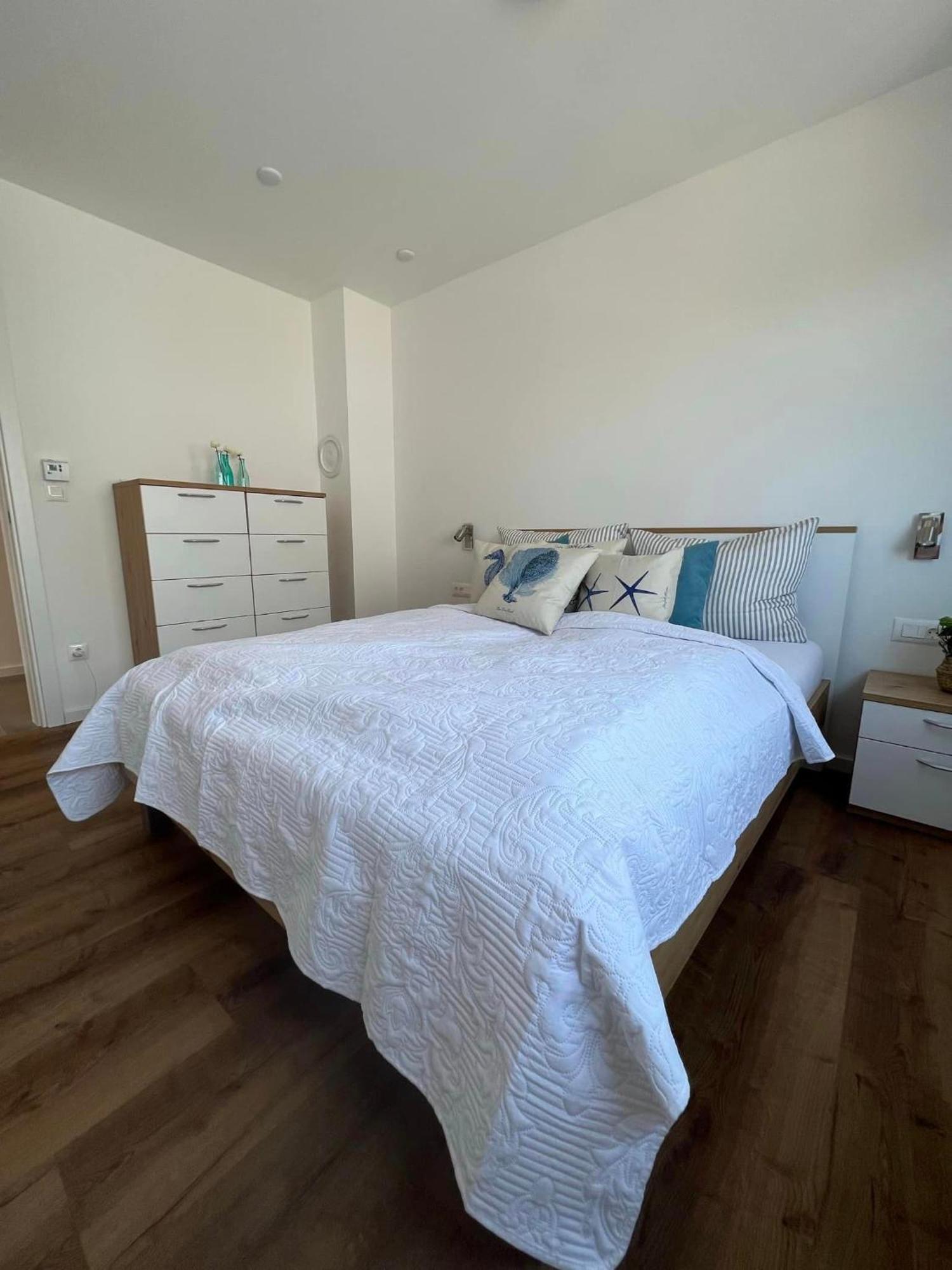Villa Mirno More Apartments Malinska Luaran gambar